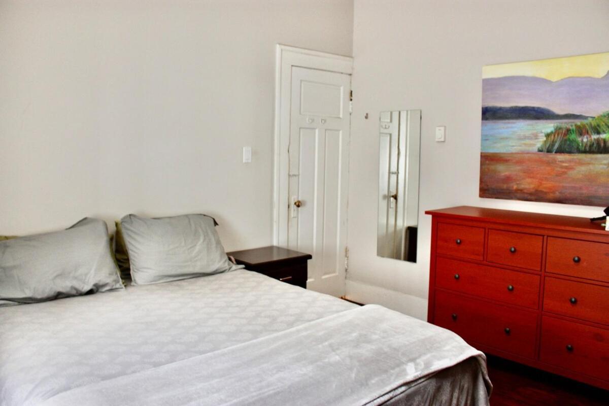 Craftsman In Popular East Village Holiday home Vancouver